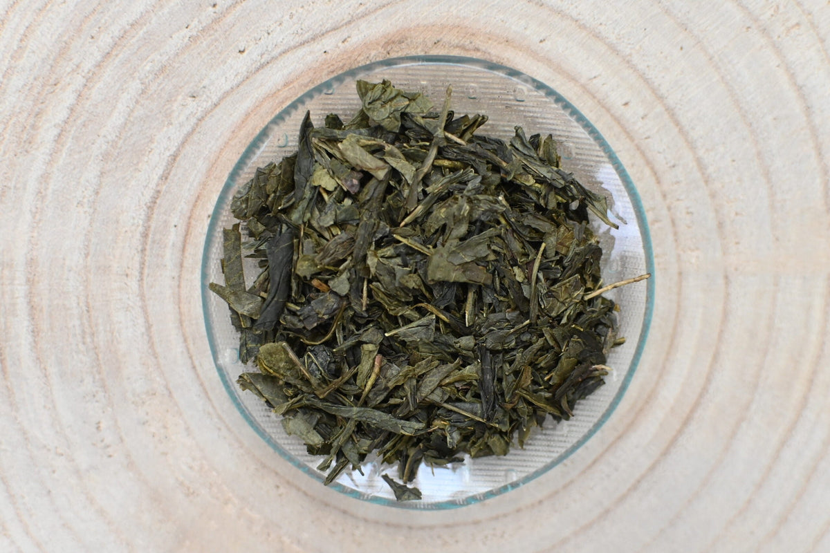 Losse groene thee met theeblaadjes - Bij Xann