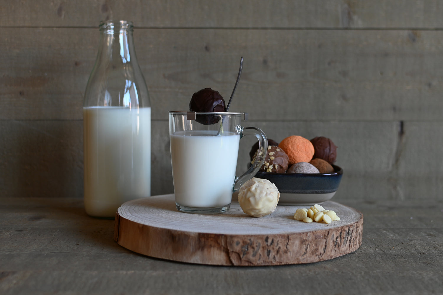 ChocoBOM Witte Chocolade smelt in warme melk - Bij Xann