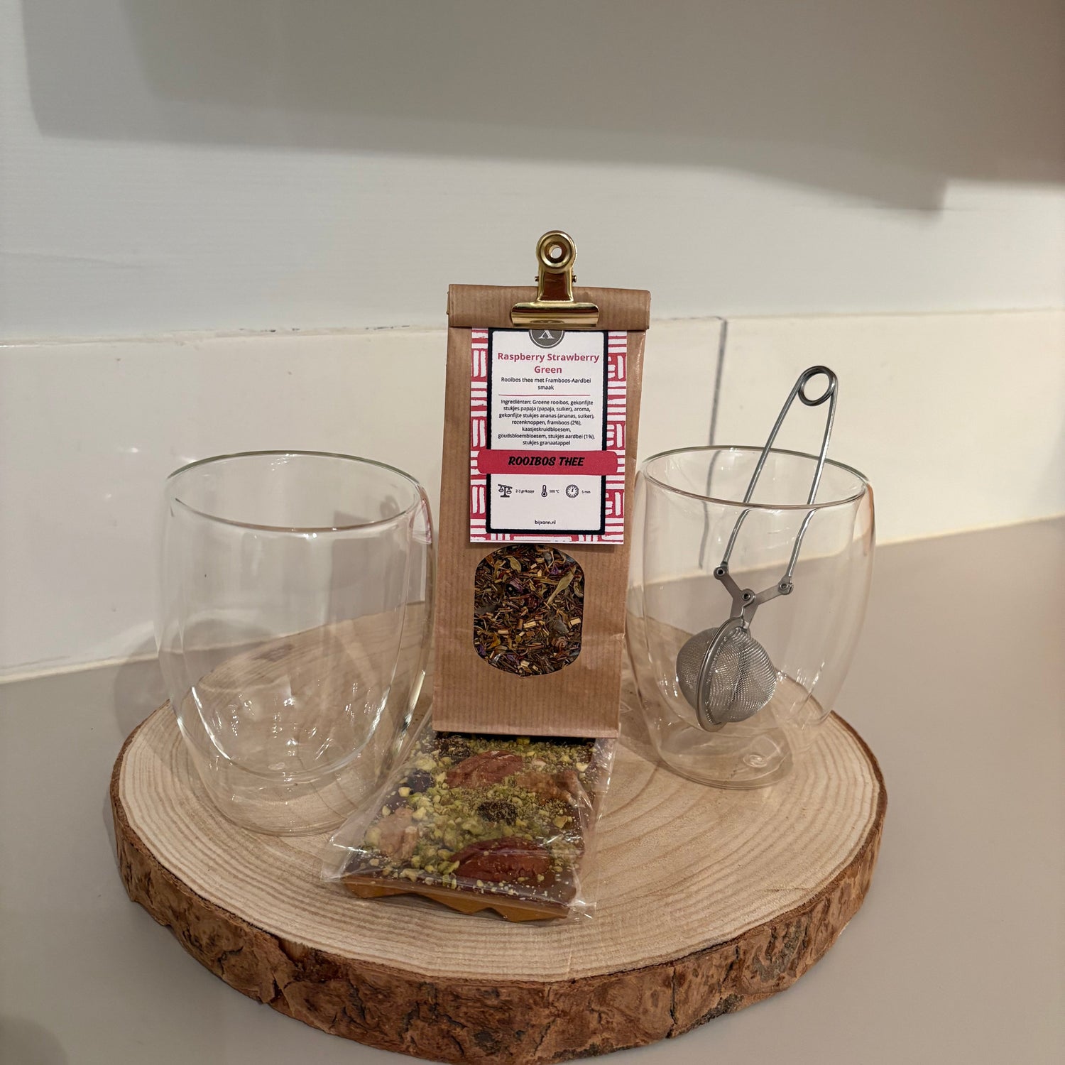 Valentijn cadeu voor twee - losse thee, theeglazen en chocolade