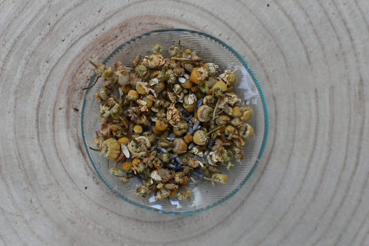 Verse kruidenthee met kamillebloesem en lavendel - Bij Xann